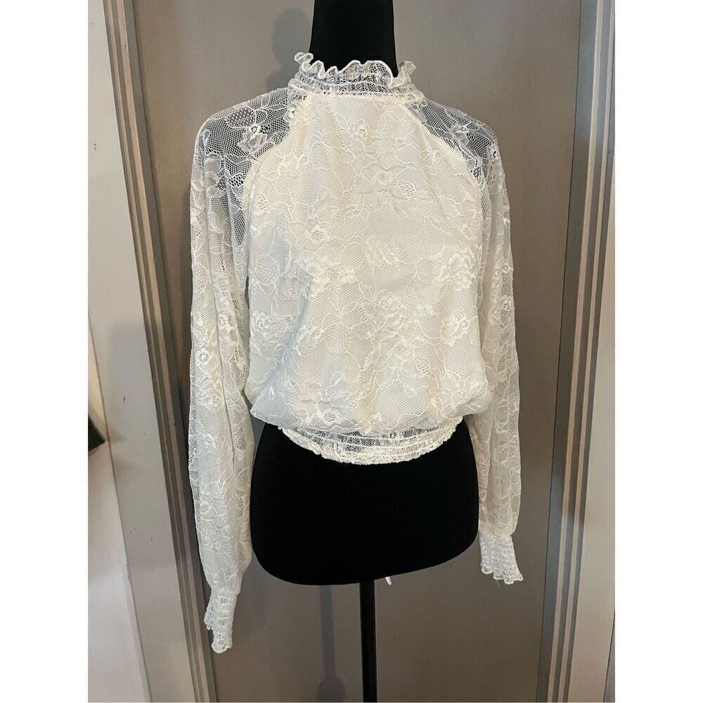 Jolie & Joy Lace Long Sleeve Top. Size Large.